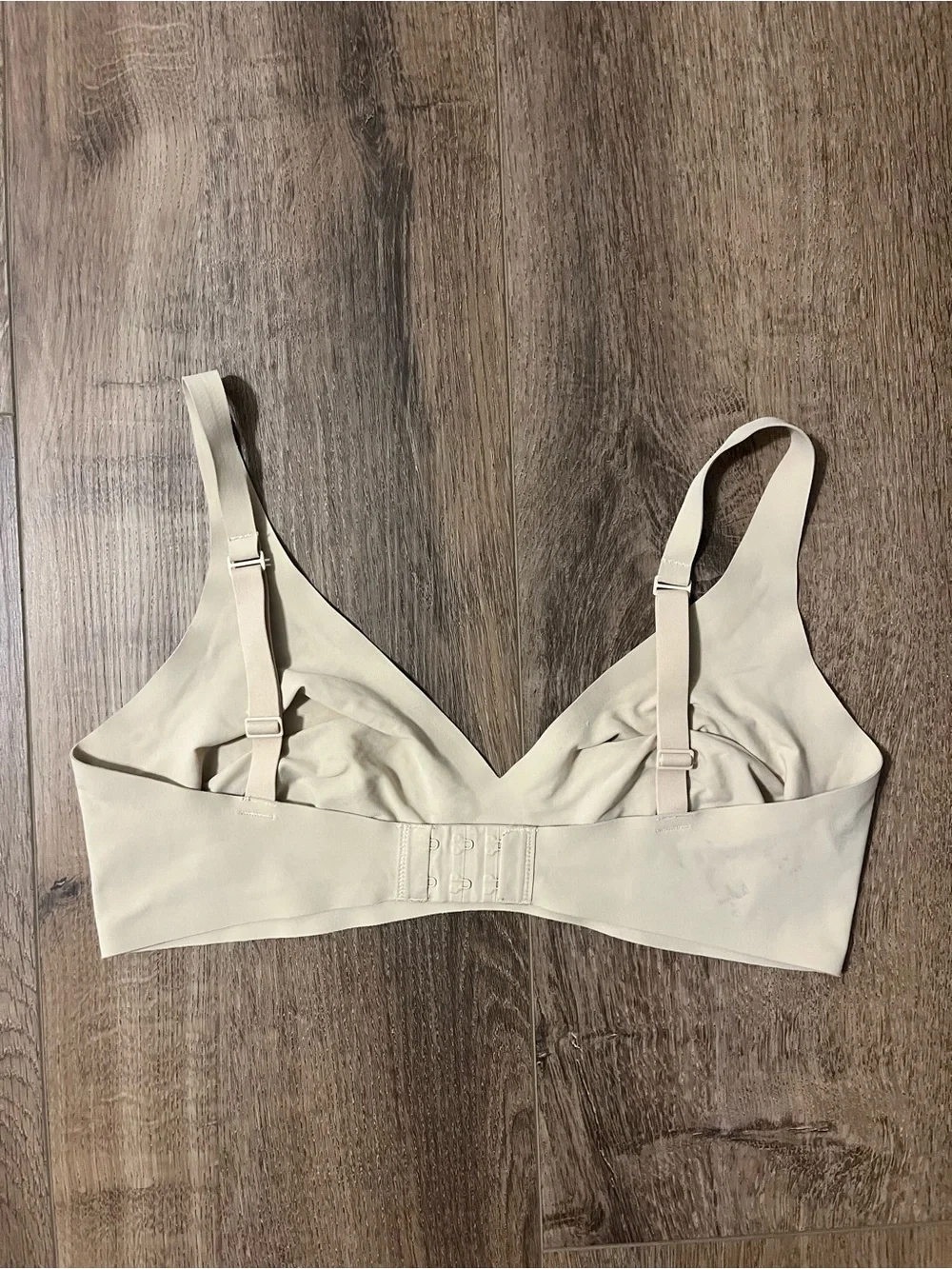 SKIMS Light Nude Seamless Wireless Bralette size large open - Picture 2 of 3
